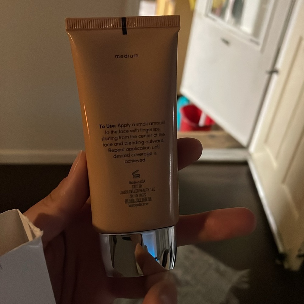 Laura Geller Quench-N-Tint Hydrating Foundation, Medium/Deep, 1.7 Fl Oz - Picture 5 of 5